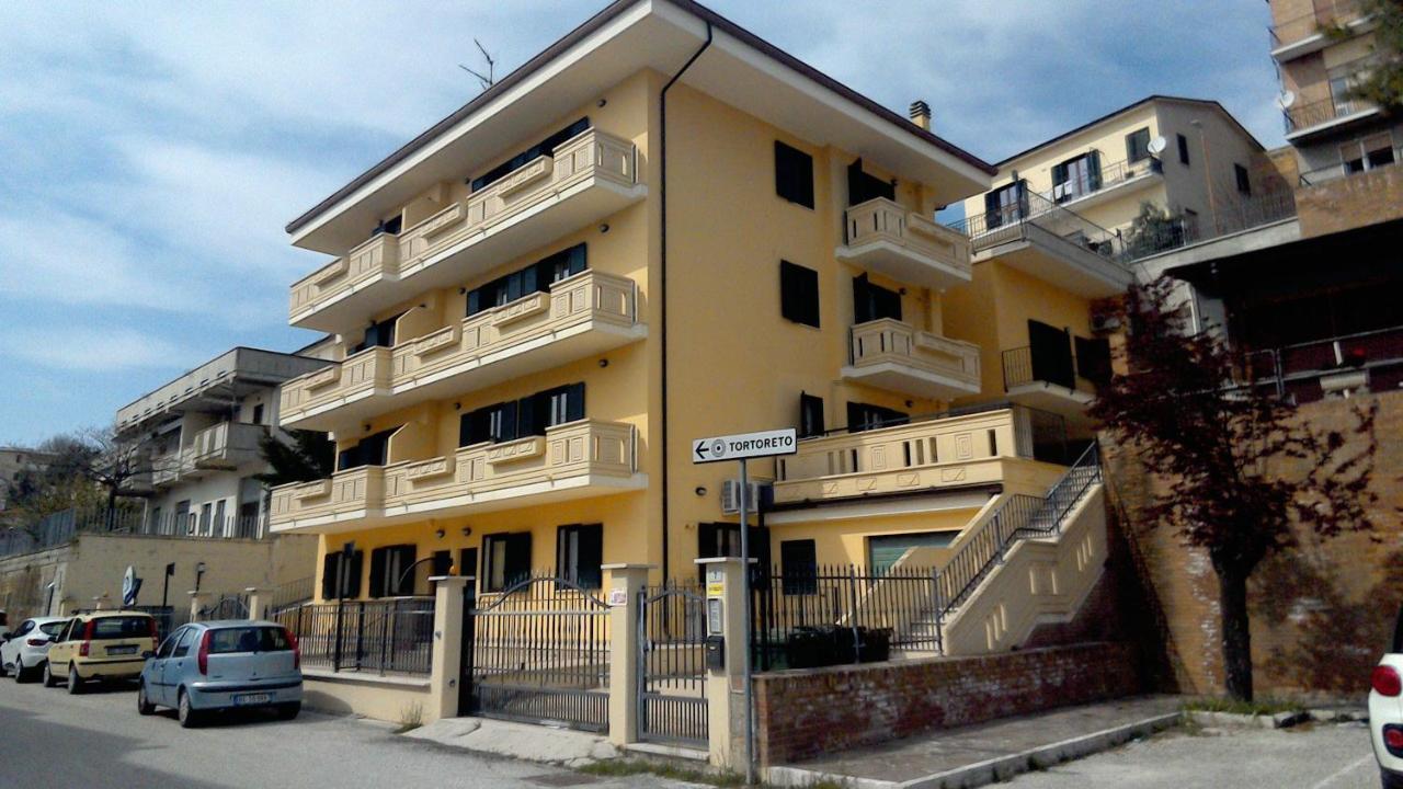 Verde Mare "Appartamenti Per Vacanze" Tortoreto Exteriör bild
