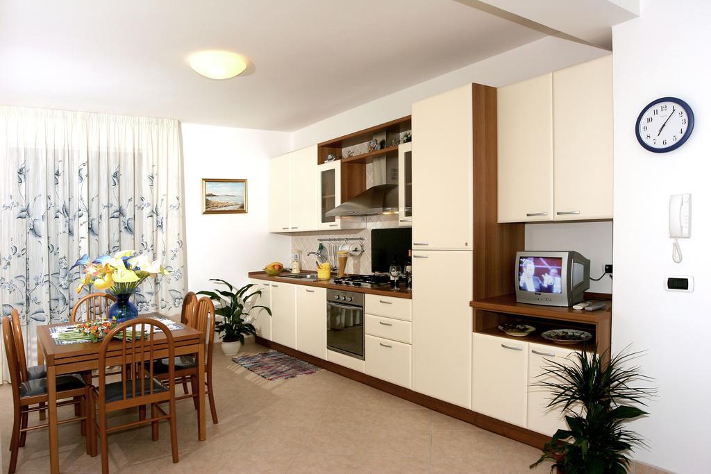 Verde Mare "Appartamenti Per Vacanze" Tortoreto Exteriör bild